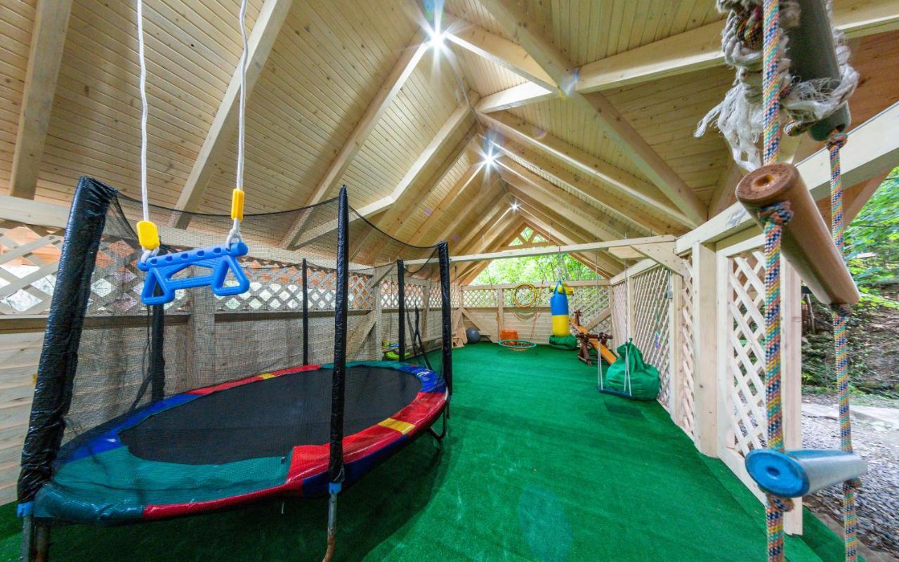 Karpatska Villa マイコリチン エクステリア 写真